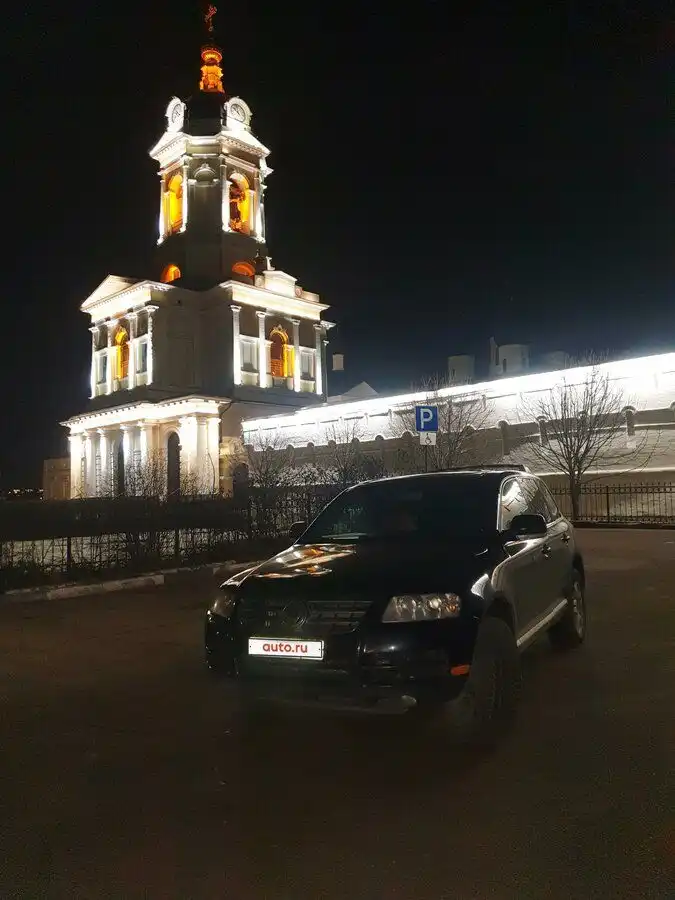 Фото автомобиля VOLKSWAGEN TOUAREG, 2004 — госномер Р670ЕУ68. Цвет: ЧЕРНЫЙ