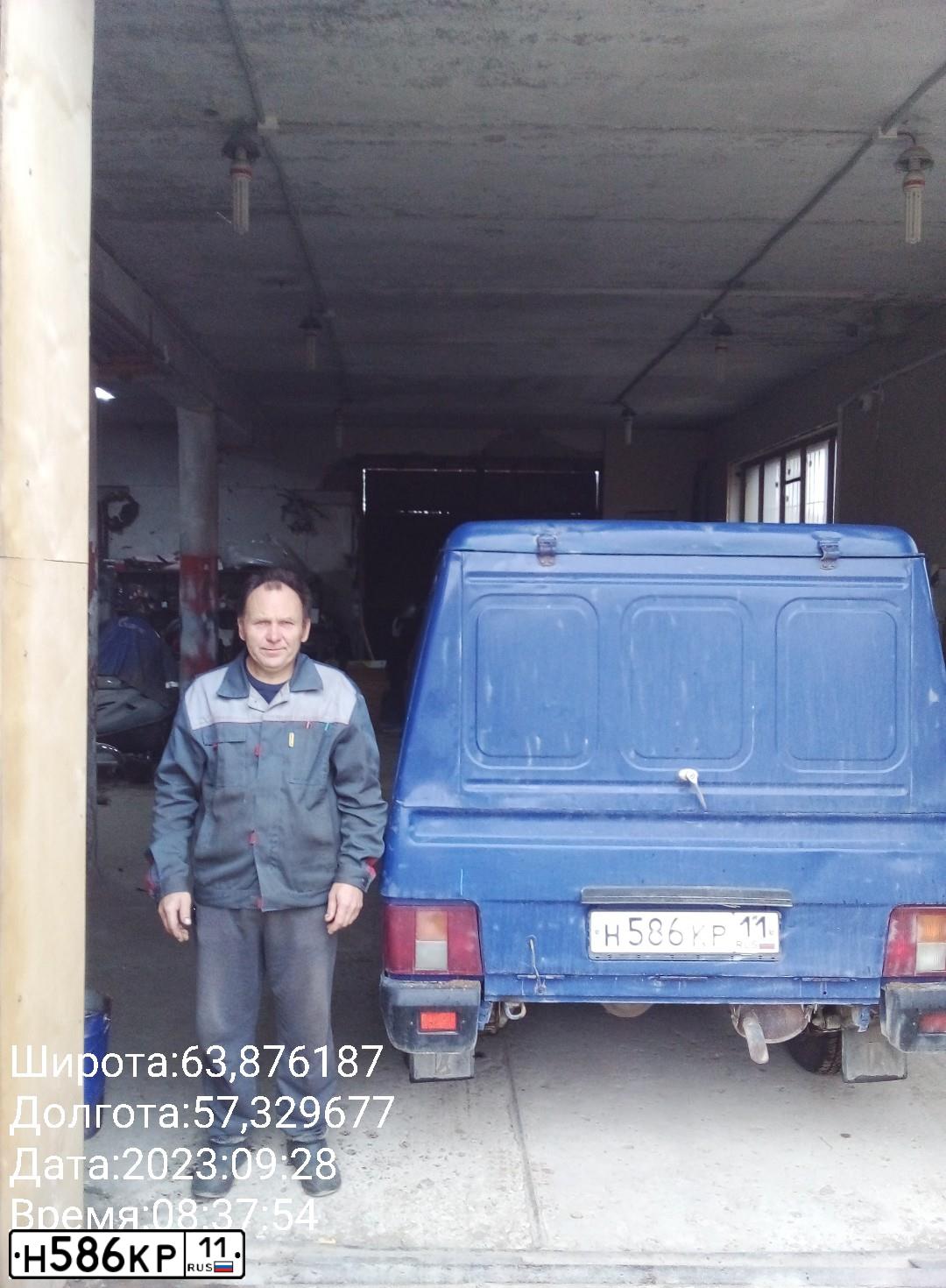 Фото автомобиля ИЖ 27175-036, 2007 — госномер Р266ХА11. Цвет: синий