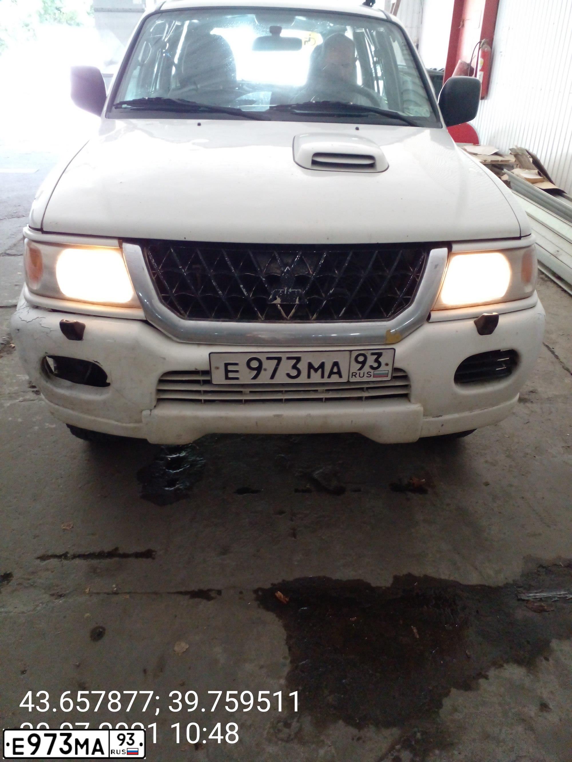Фото автомобиля MITSUBISHI PAJERO SPORT, 2007 — госномер Е973МА93. Цвет: БЕЛЫЙ