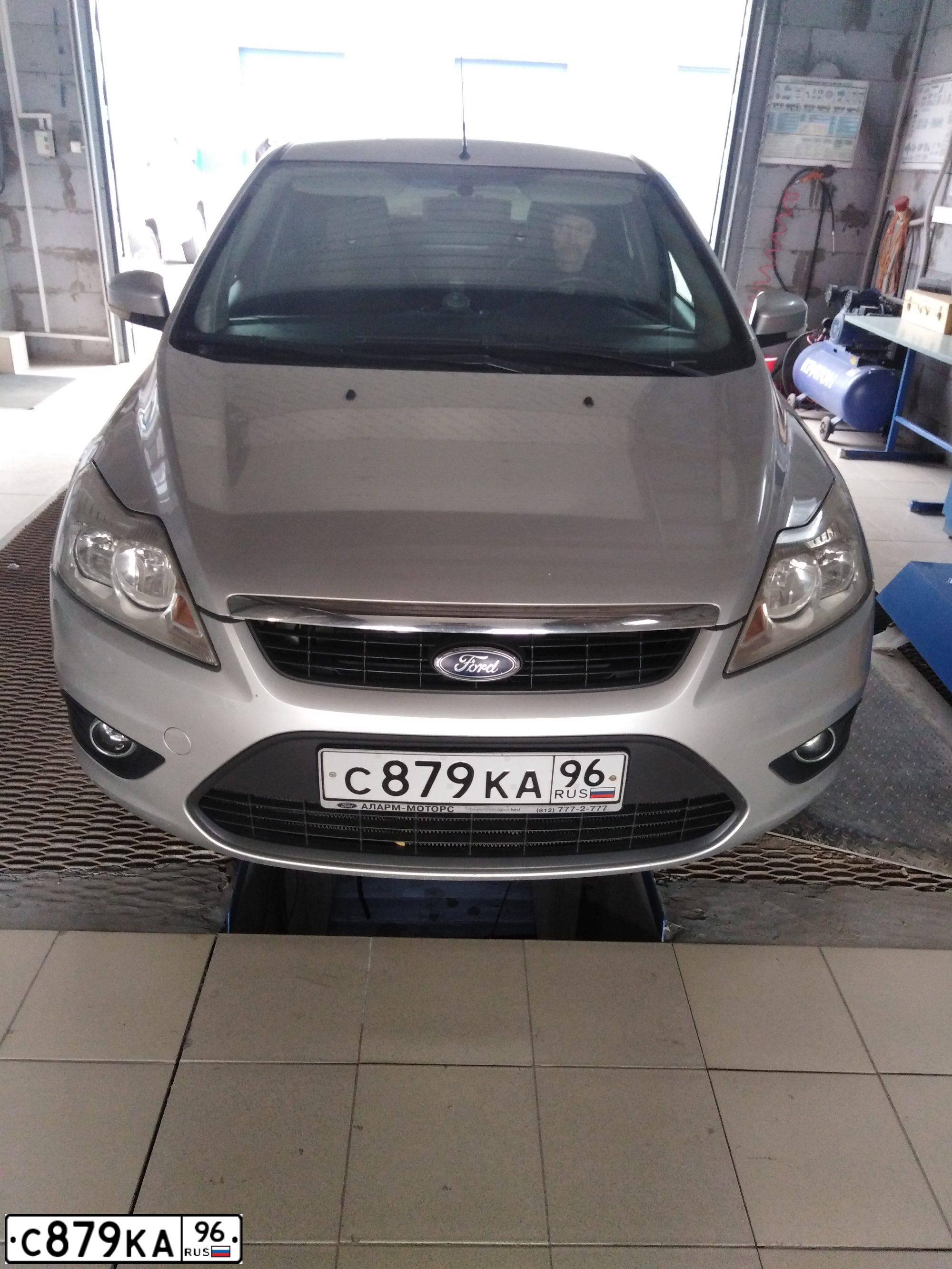Фото автомобиля RENAULT LOGAN, 2008 — госномер С879КВ96. Цвет: Т.СЕРЫЙ