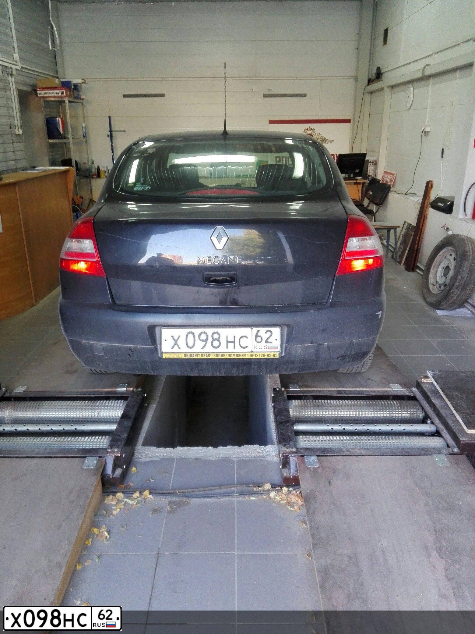 Фото автомобиля RENAULT MEGANE, 2008 — госномер М364УА67. Цвет: ЧЕРНЫЙ