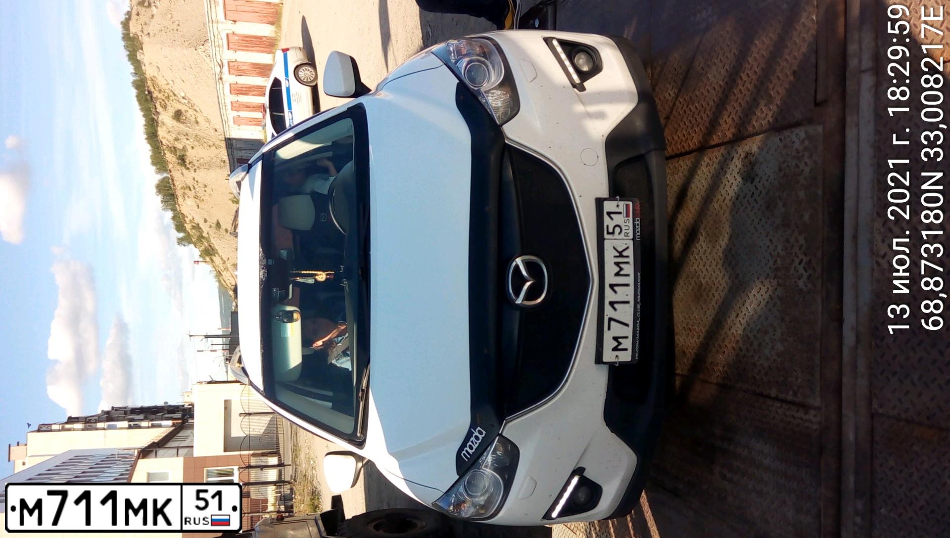 Фото автомобиля MAZDA CX-5, 2012 — госномер М711МК51. Цвет: БЕЛЫЙ