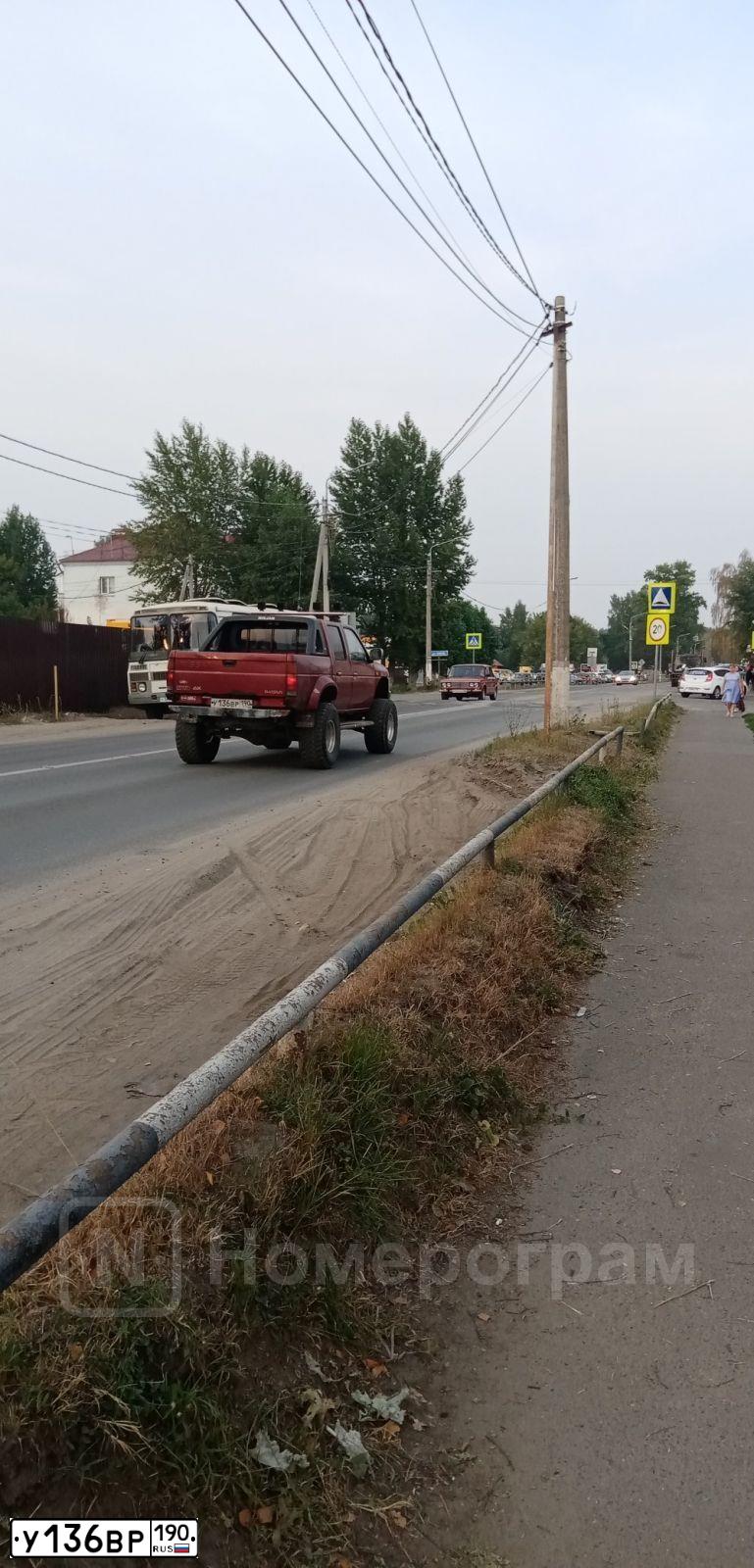 Фото автомобиля DATSUN NISSAN, 1992 — госномер У136ВР190