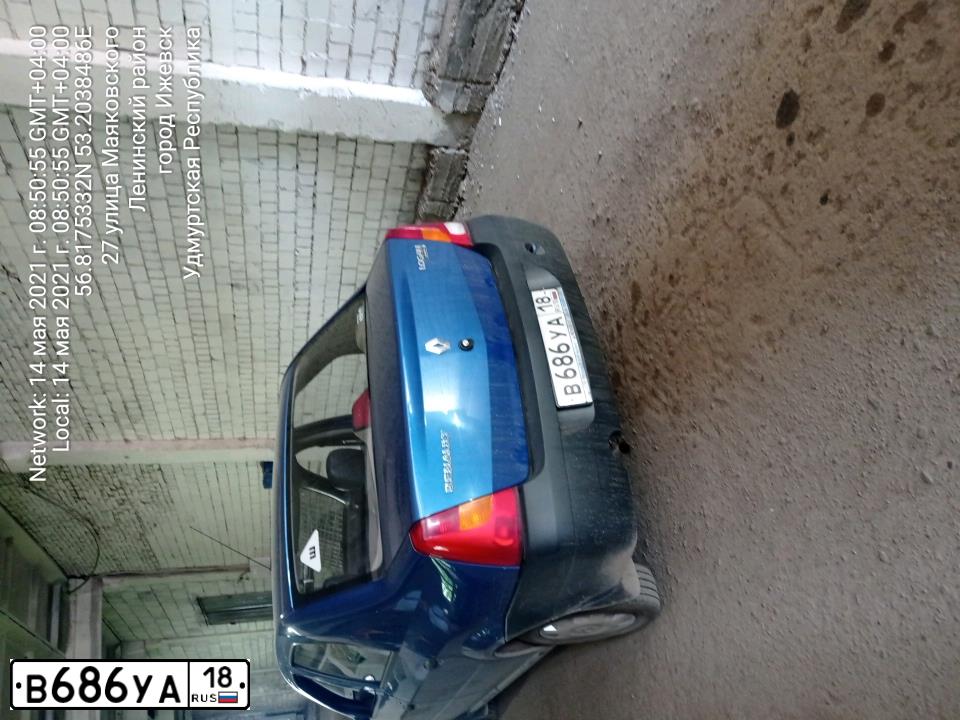 Фото автомобиля RENAULT LOGAN, 2009 — госномер В686УА18. Цвет: СИНИЙ МЕТАЛЛИК