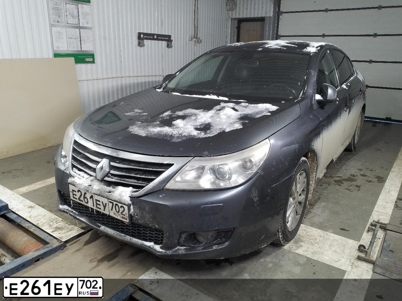 Фото автомобиля RENAULT LATITUDE, 2010 — госномер Х600ЕР163. Цвет: ТЕМНО-СЕРЫЙ