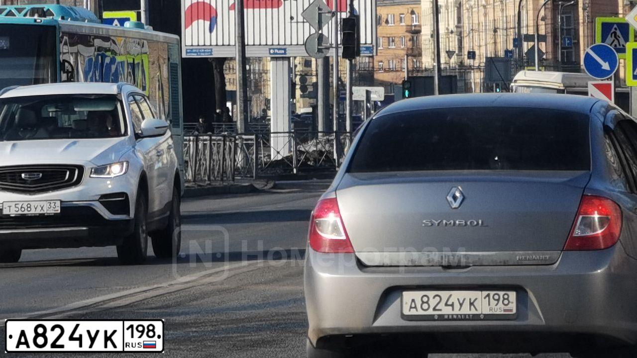 Фото автомобиля RENAULT SYMBOL, 2010 — госномер Х888ХА178. Цвет: СИНЕ-ГОЛУБОЙ