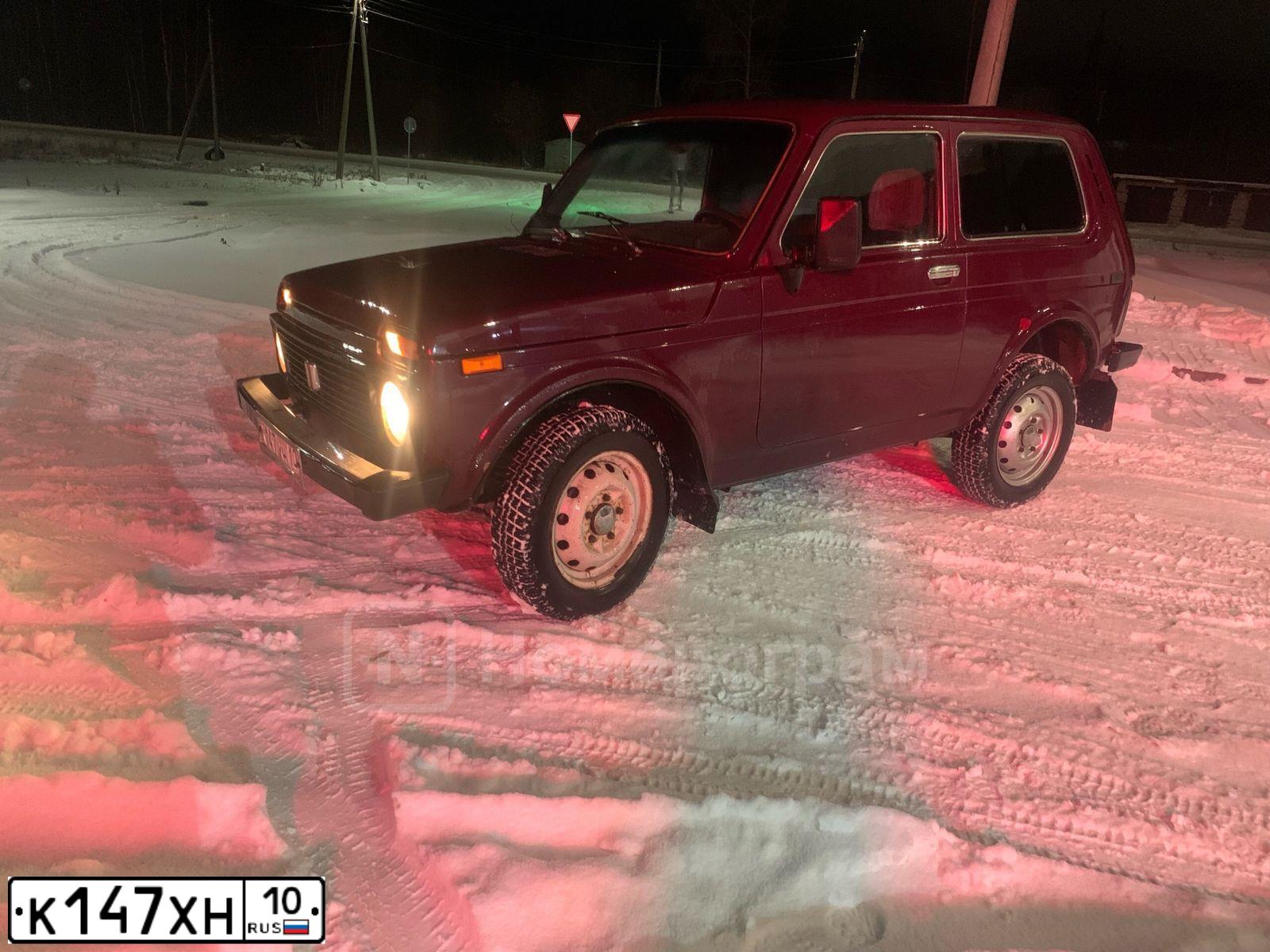 Фото автомобиля LADA NIVA, 1999 — госномер Н752МЕ10