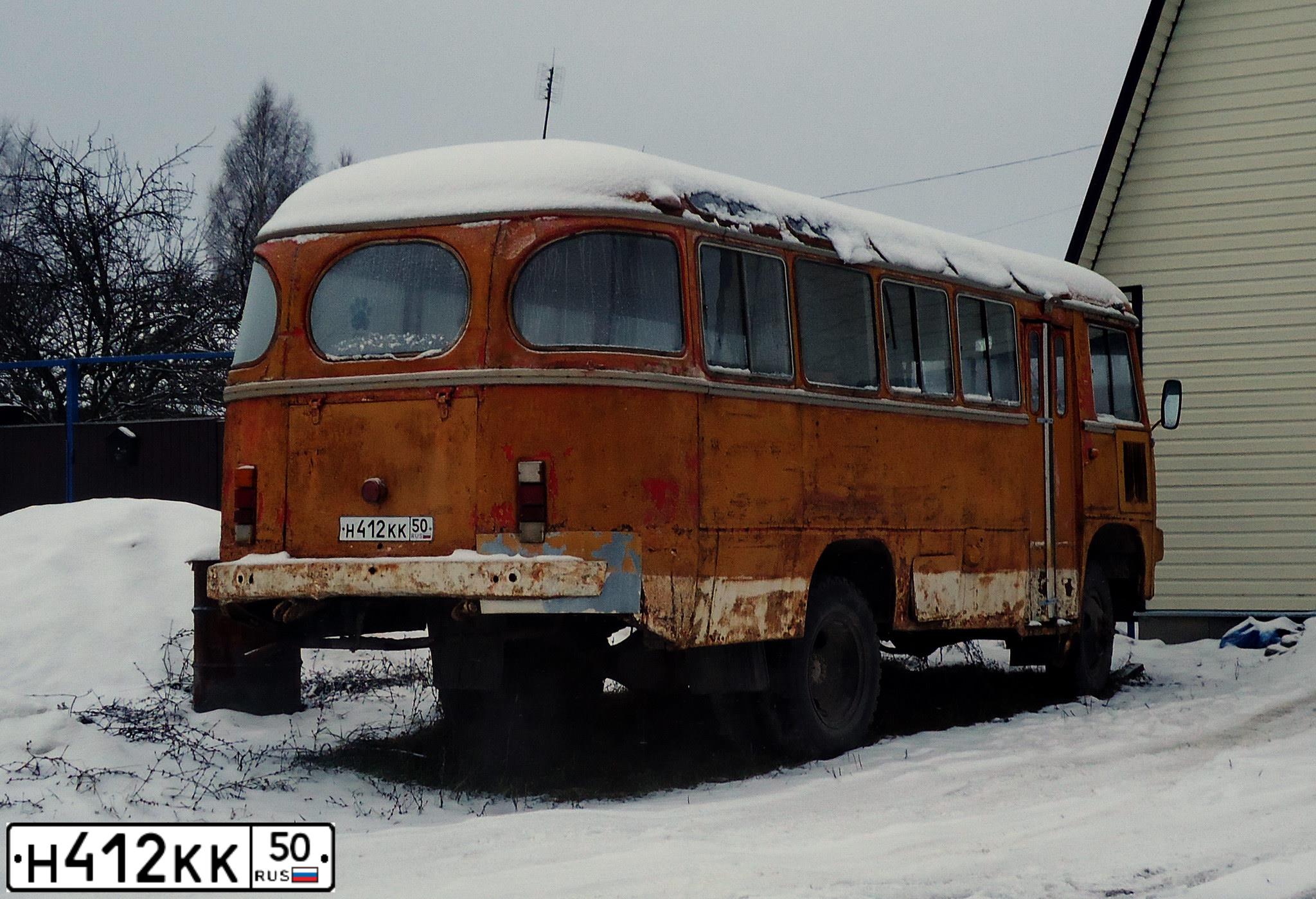 Фото автомобиля ИЖ 2715, 1991 — госномер Н412КК50. Цвет: ЗЕЛЕНЫЙ