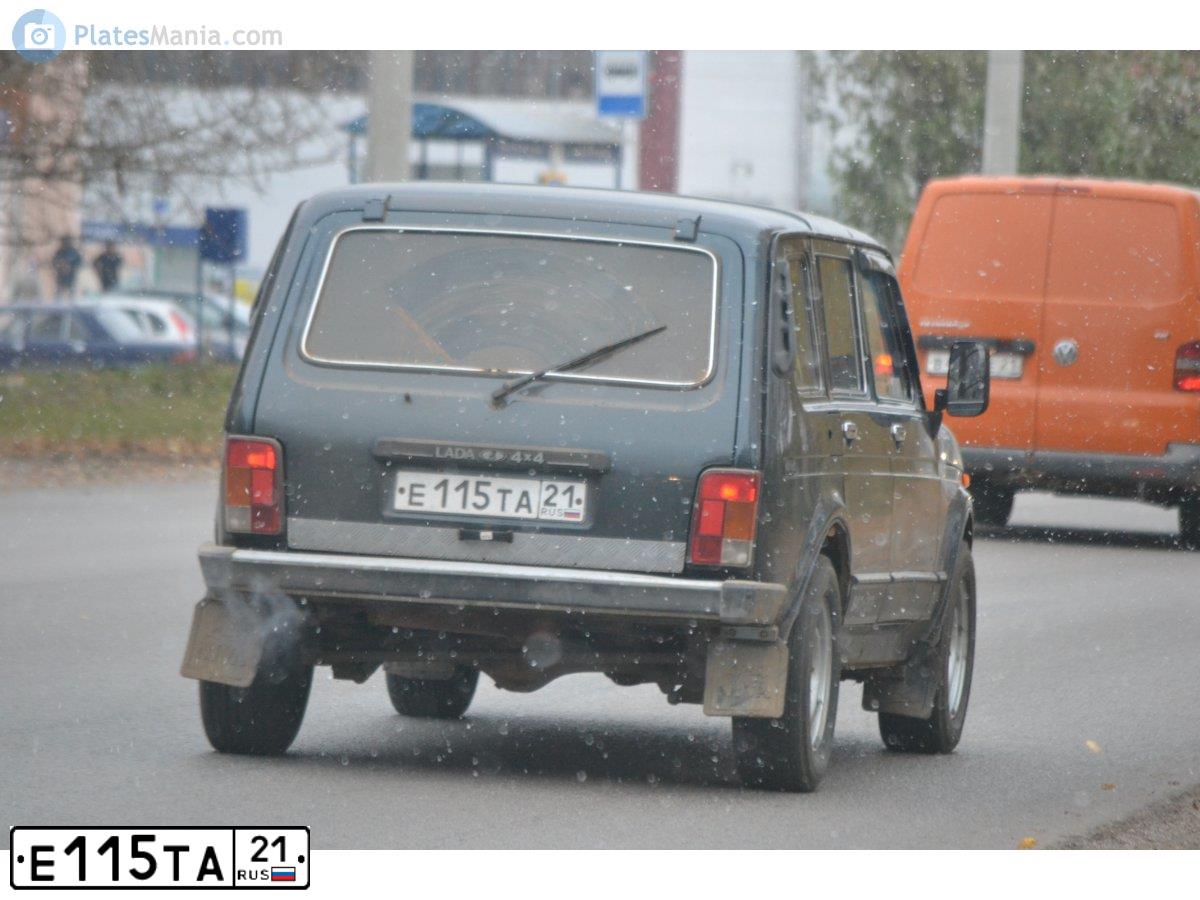 Фото автомобиля LADA 2131 NIVA, 2007 — госномер В222ЕУ21. Цвет: Темно-зеленый
