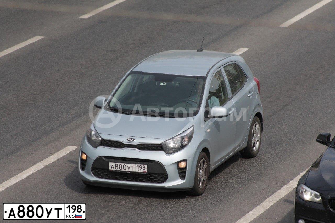 Фото автомобиля KIA PICANTO / MORNING, 2018 — госномер А880УТ198. Цвет: СИНИЙ