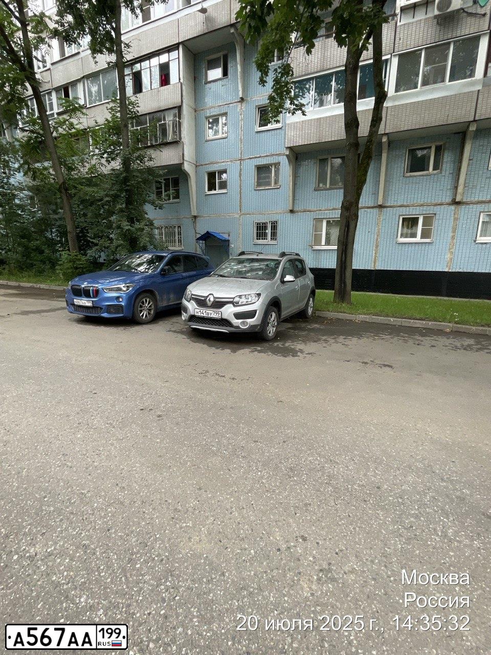Фото автомобиля CADILLAC ESCALADE, 2011 — госномер А567АА199. Цвет: ЧЕРНЫЙ