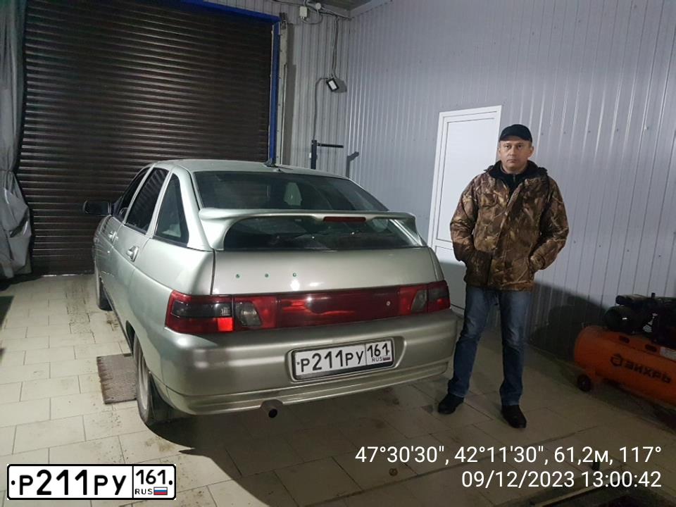 Фото автомобиля LADA 2112, 2006 — госномер В708НЕ761. Цвет: БЕЛО-ЗЕЛЕНЫЙ