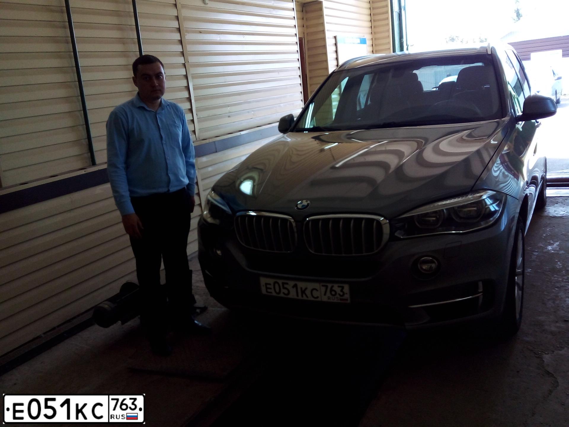 Фото автомобиля BMW X5, 2017 — госномер С385НА716. Цвет: Серый