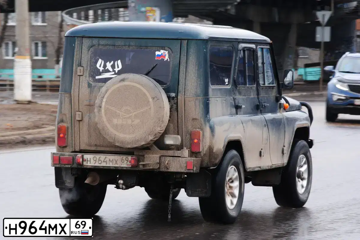 Фото автомобиля UAZ 3151 / HUNTER, 2007 — госномер Н964МХ69. Цвет: АМУЛЕТ-МЕТАЛЛИК