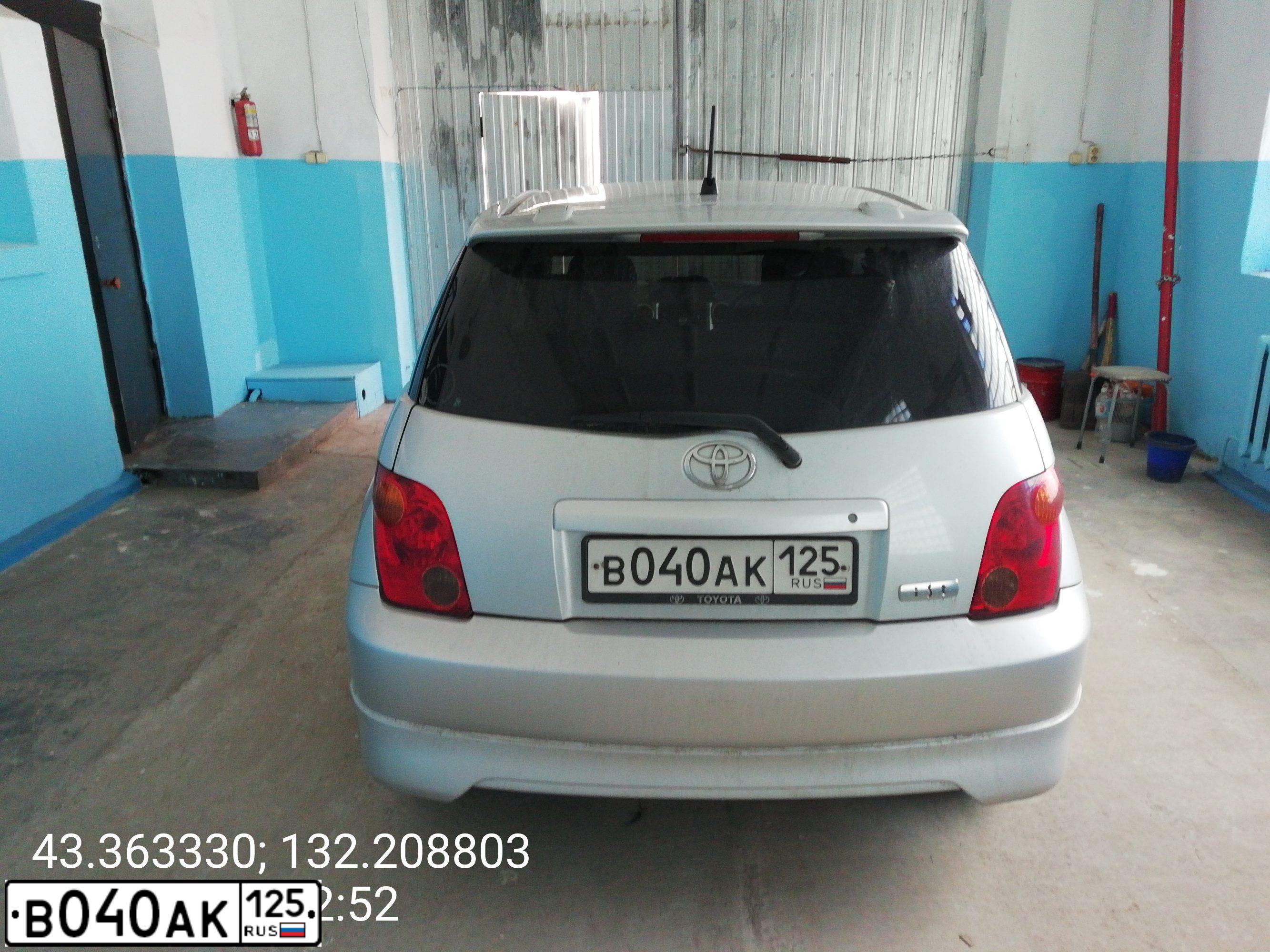 Фото автомобиля TOYOTA IST, 2002 — госномер В040АК125