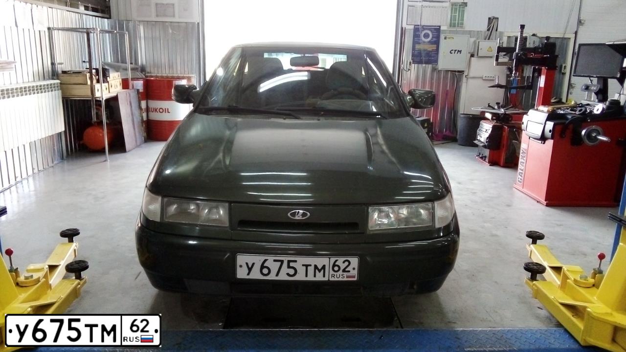 Фото автомобиля LADA 2112 LADA, 2006 — госномер У675ТМ62. Цвет: ЗОЛОТИСТЫЙ ТЕМНО-ЗЕЛЕНЫЙ