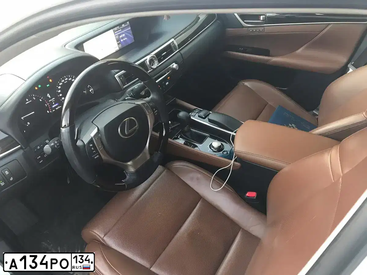 Фото автомобиля LEXUS GS, 2013 — госномер М493МВ186. Цвет: Белый