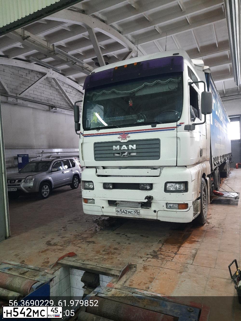 Фото автомобиля MAN TGA 18.XXX /4X2/, 2000 — госномер Н542МС45. Цвет: Белый
