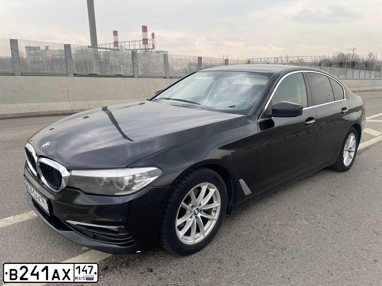 Фото автомобиля BMW SERIE 5, 2017 — госномер В072ОР777. Цвет: ЧЕРНЫЙ