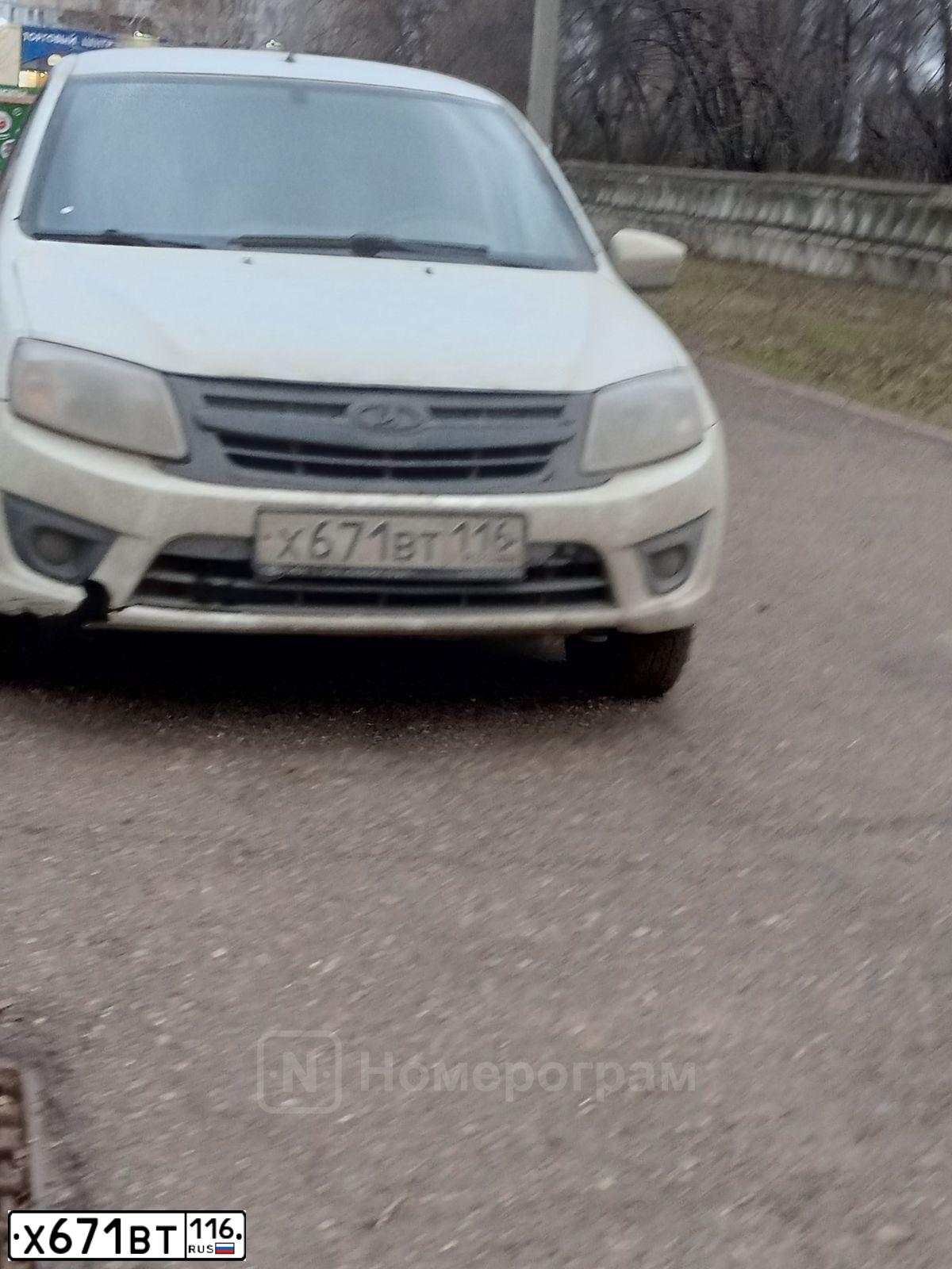 Фото автомобиля LADA 2190 GRANTA, 2016 — госномер У537МВ55. Цвет: ЧЕРНЫЙ