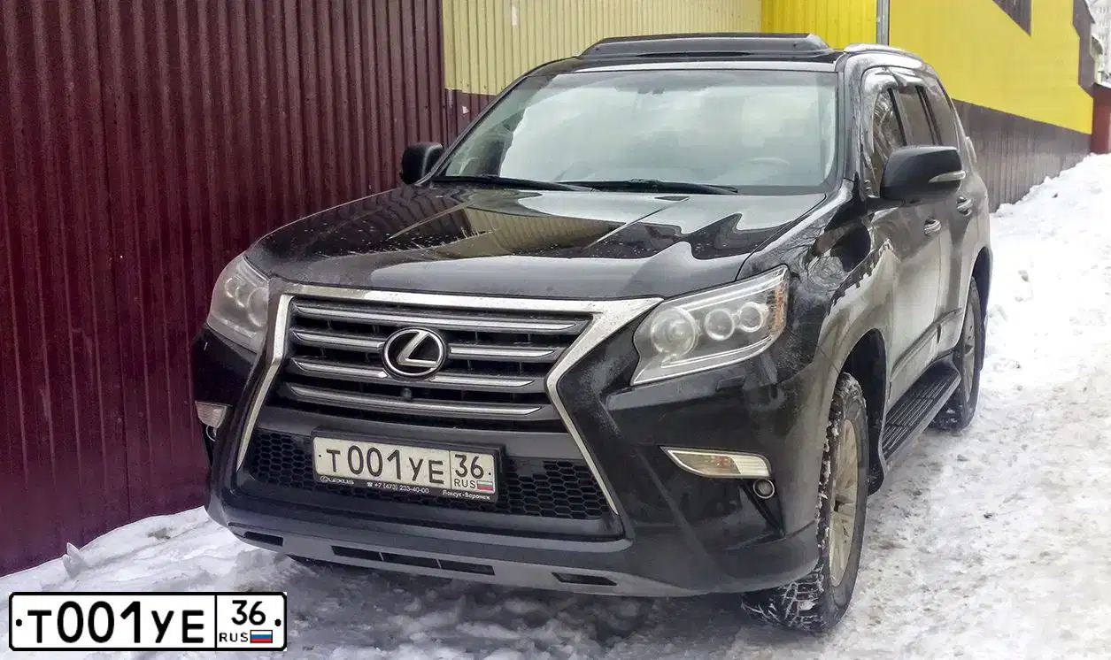 Фото автомобиля LEXUS GX, 2014 — госномер Т001УЕ36. Цвет: ЧЕРНЫЙ