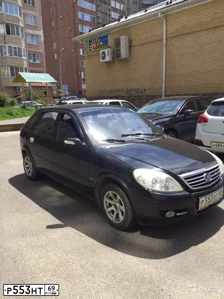 Фото автомобиля LIFAN 214811, 2010 — госномер Р285МЕ126. Цвет: ЧЕРНЫЙ