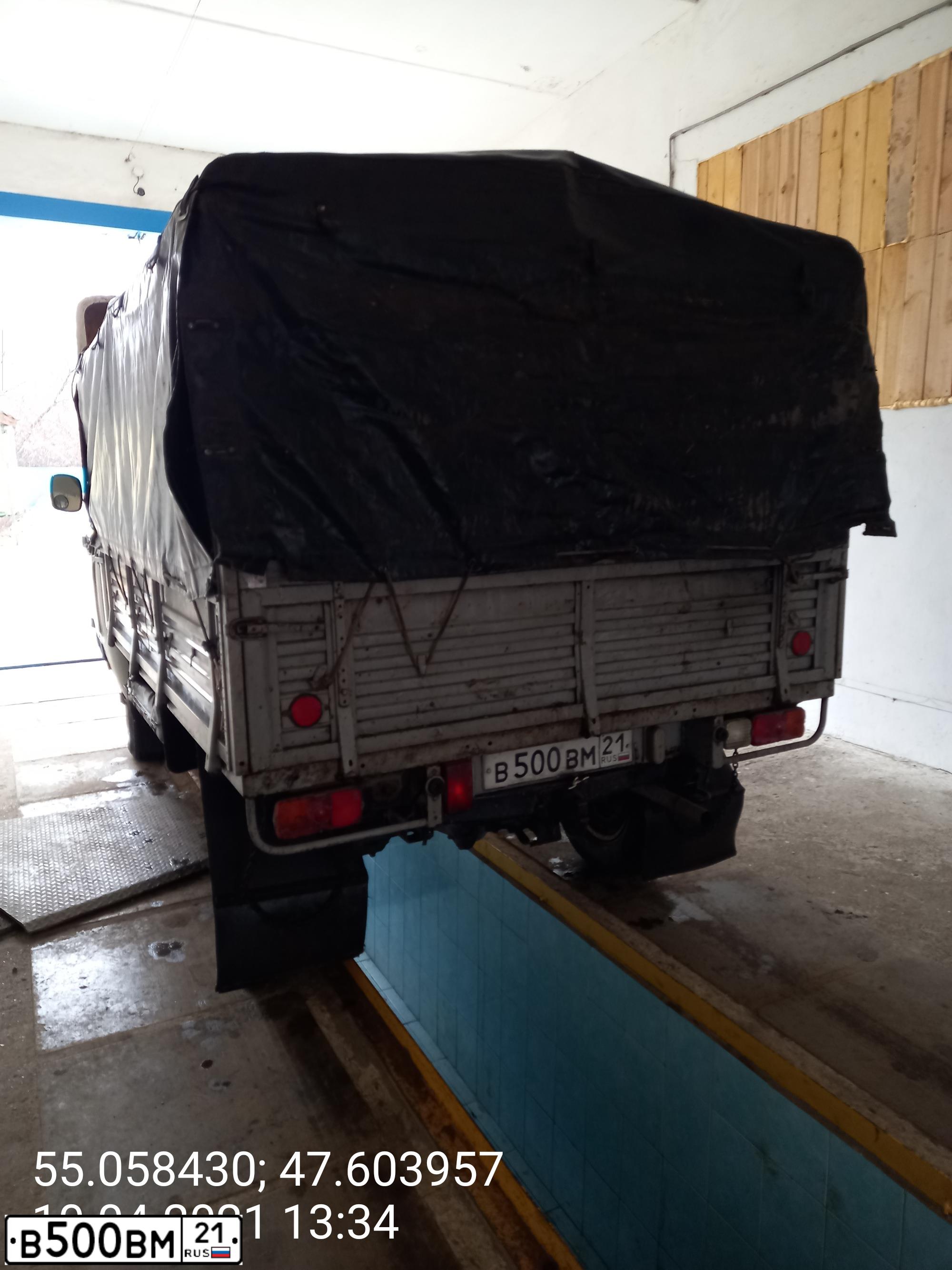 Фото автомобиля UAZ 3303, 2005 — госномер В500ВМ21. Цвет: БЕЛАЯ НОЧЬ
