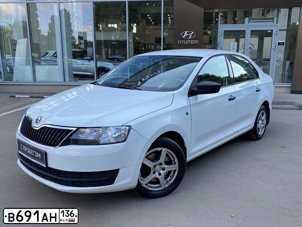 Фото автомобиля SKODA RAPID, 2014 — госномер О134РВ46. Цвет: Белый