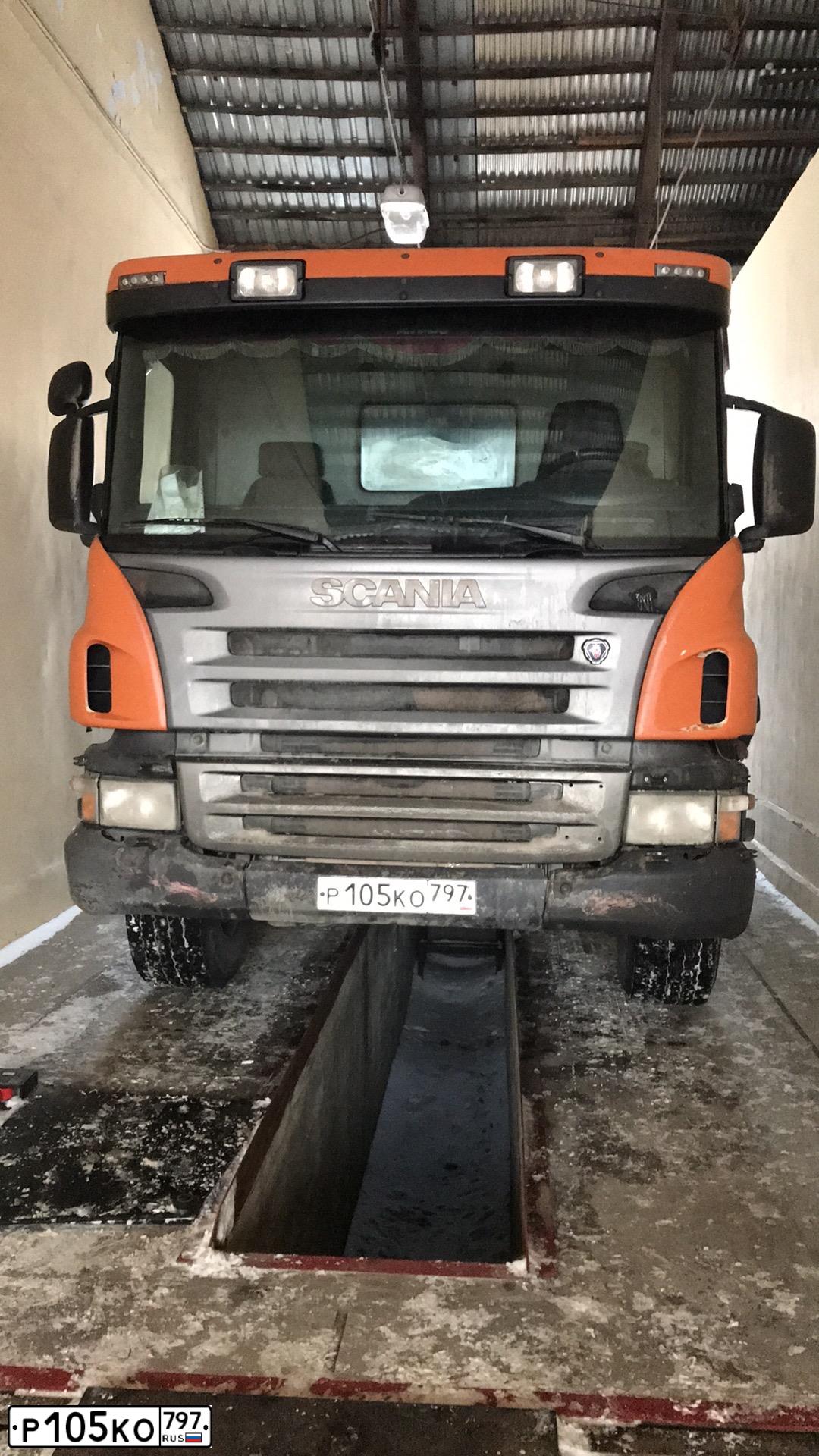 Фото автомобиля SCANIA SERIE P /8X4/, 2008 — госномер С543ХА58. Цвет: Оранжевый