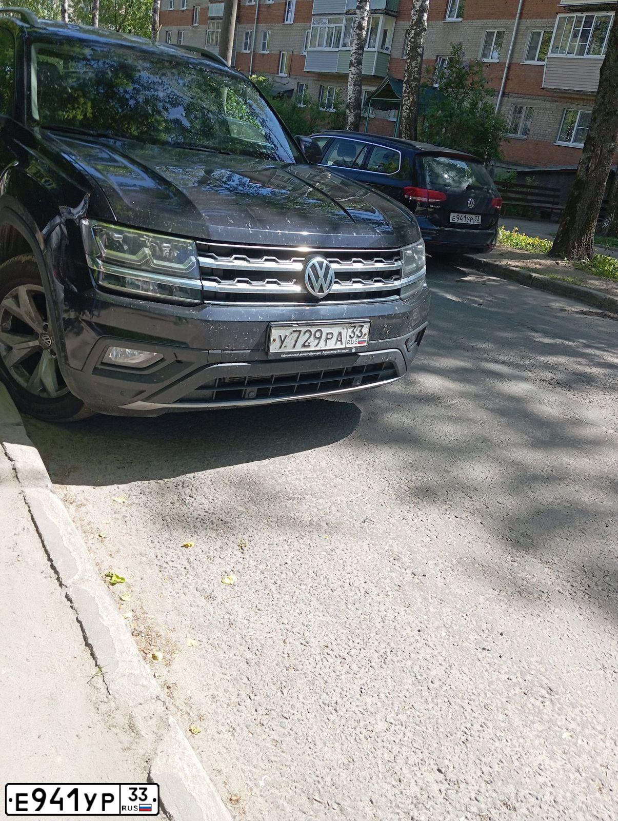 Фото автомобиля VOLKSWAGEN PASSAT, 2019 — госномер Е941УР33. Цвет: ЧЕРНЫЙ