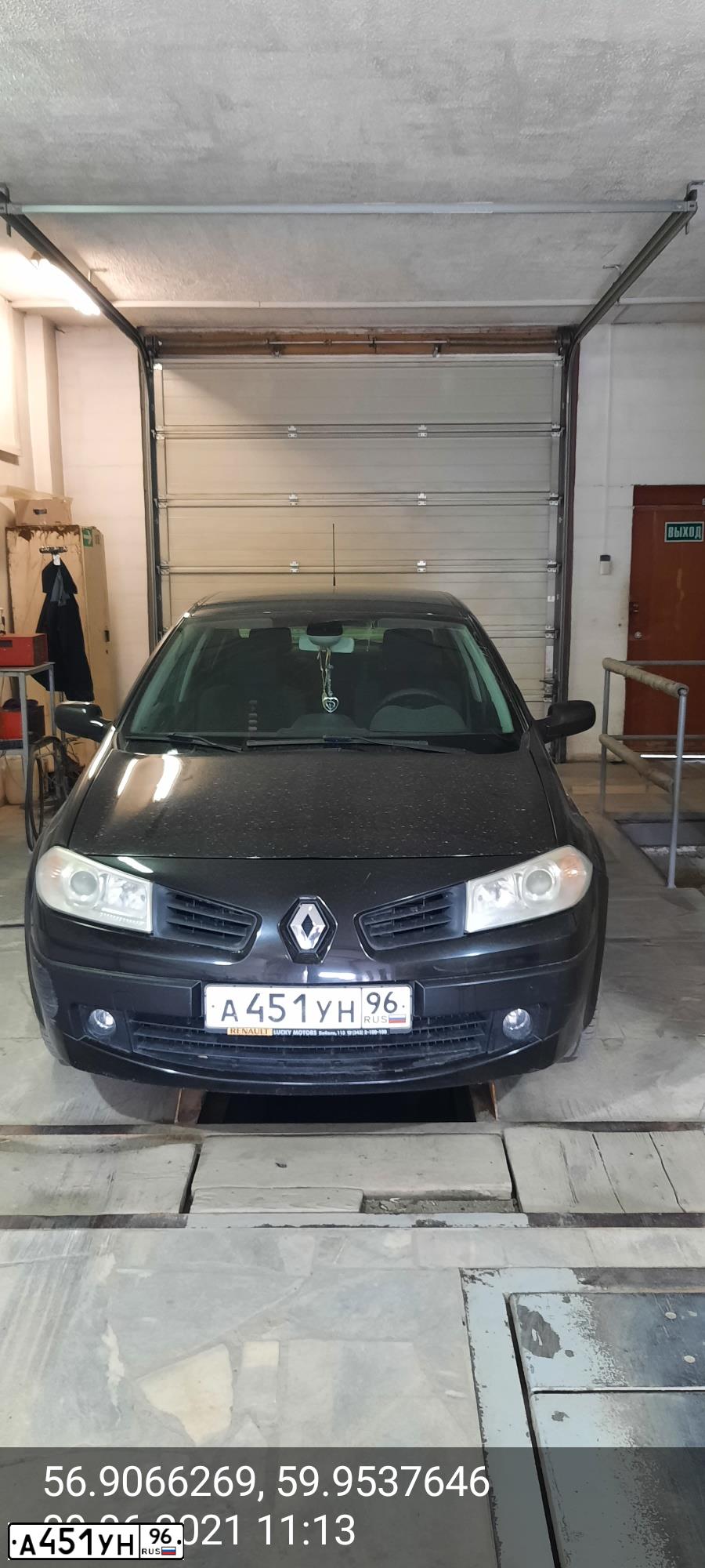 Фото автомобиля RENAULT MEGANE, 2007 — госномер А451УН96. Цвет: ЧЕРНЫЙ