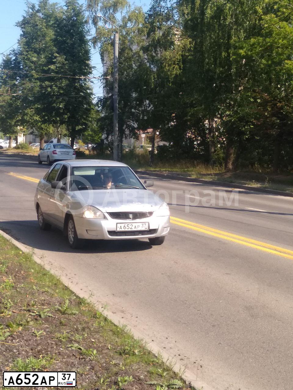 Фото автомобиля LADA 2172 PRIORA, 2011 — госномер А652АР37. Цвет: СЕРЕБРИСТЫЙ