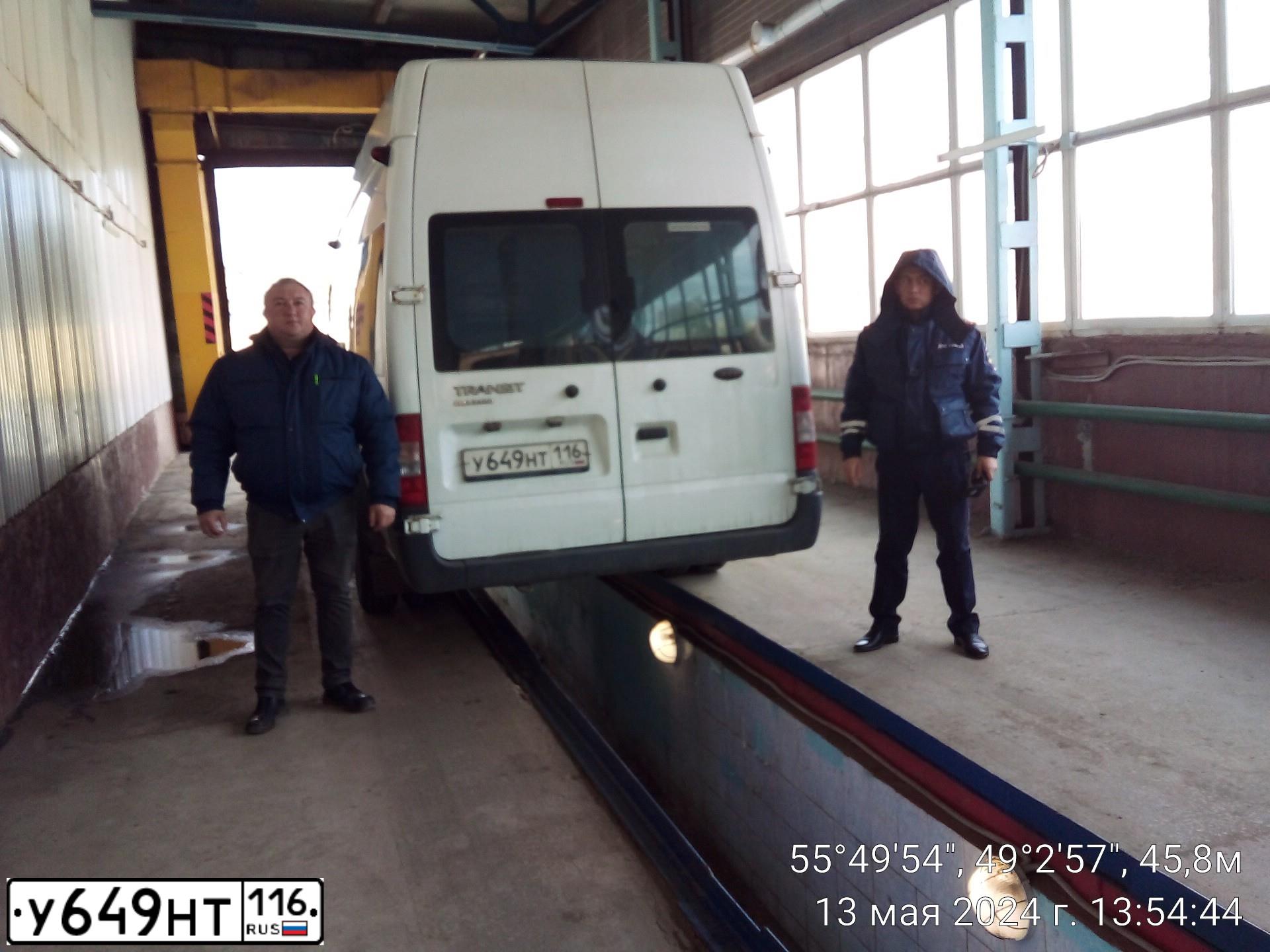 Фото автомобиля FORD TRANSIT, 2013 — госномер У649НТ116. Цвет: Белый