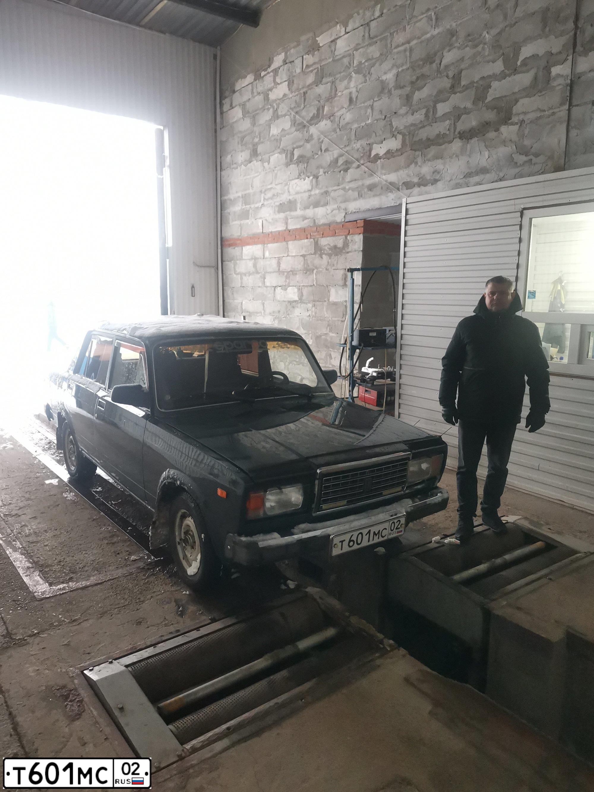 Фото автомобиля VAZ 2107 LADA, 2002 — госномер Т601МС02. Цвет: сине-зеленый