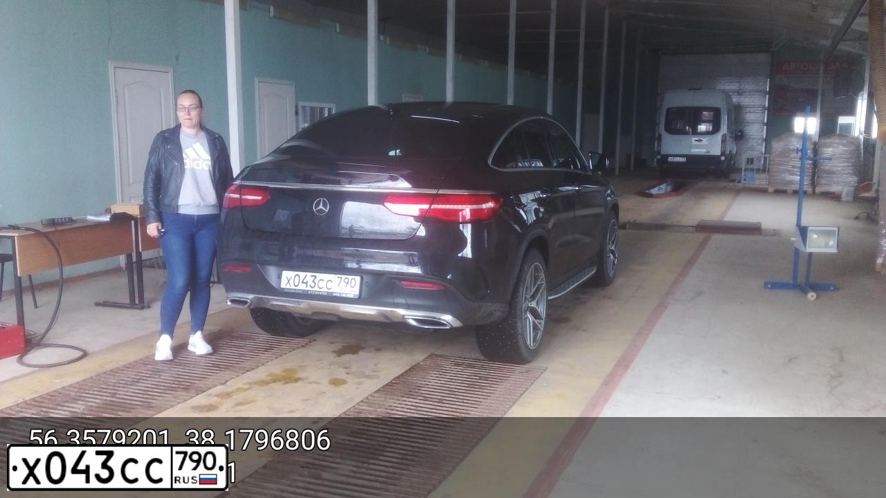 Фото автомобиля MERCEDES GLE-KLASSE, 2018 — госномер Т001СМ97. Цвет: ЧЕРНЫЙ