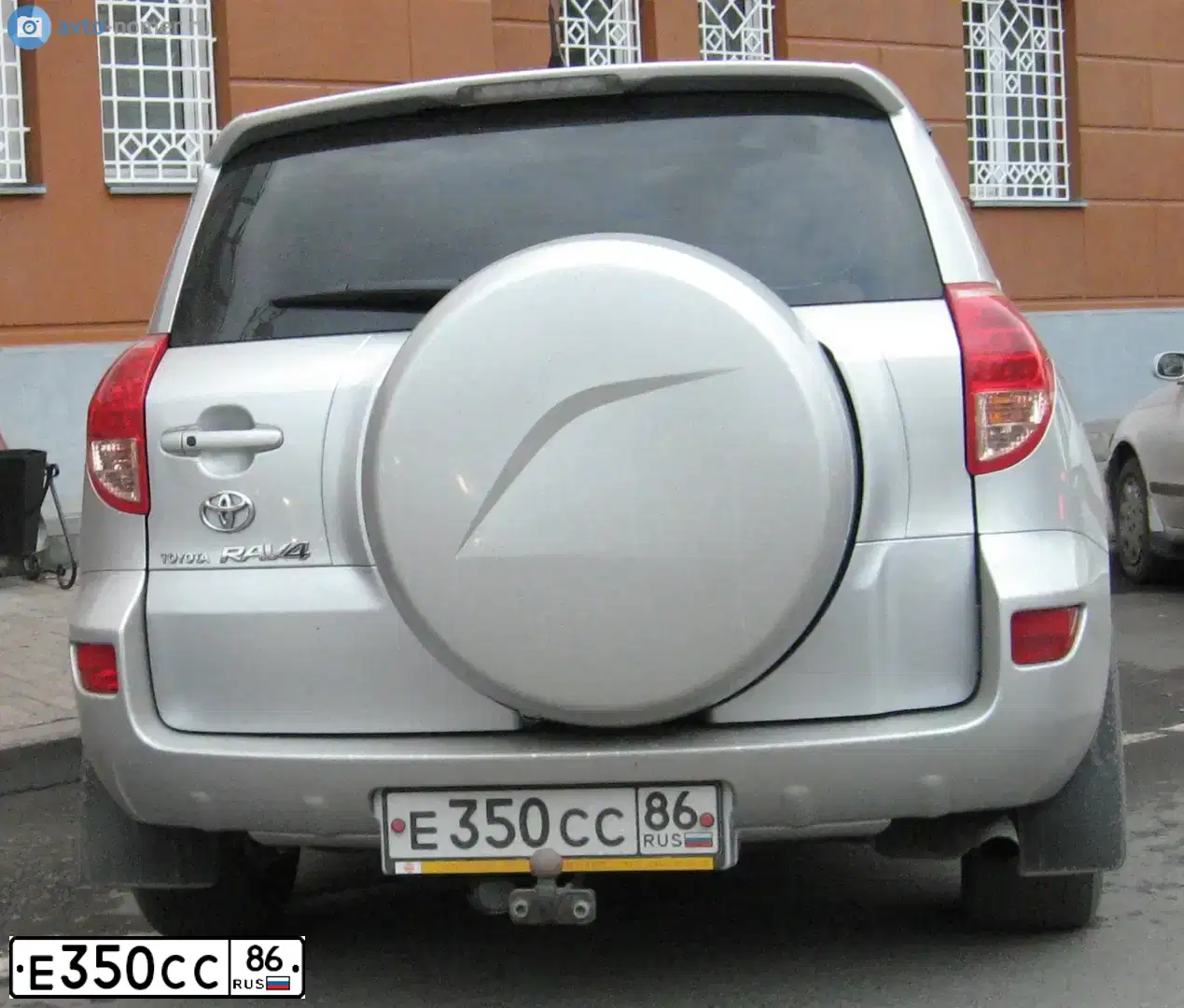 Фото автомобиля TOYOTA RAV4, 2007 — госномер Н500ХР72. Цвет: серебристый