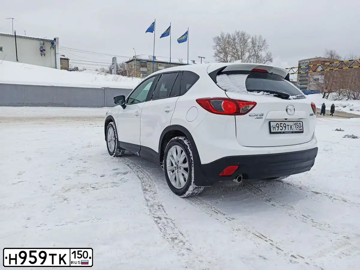 Фото автомобиля MAZDA CX-5, 2012 — госномер О220КС142. Цвет: БЕЛЫЙ ПЕРЛАМУТР