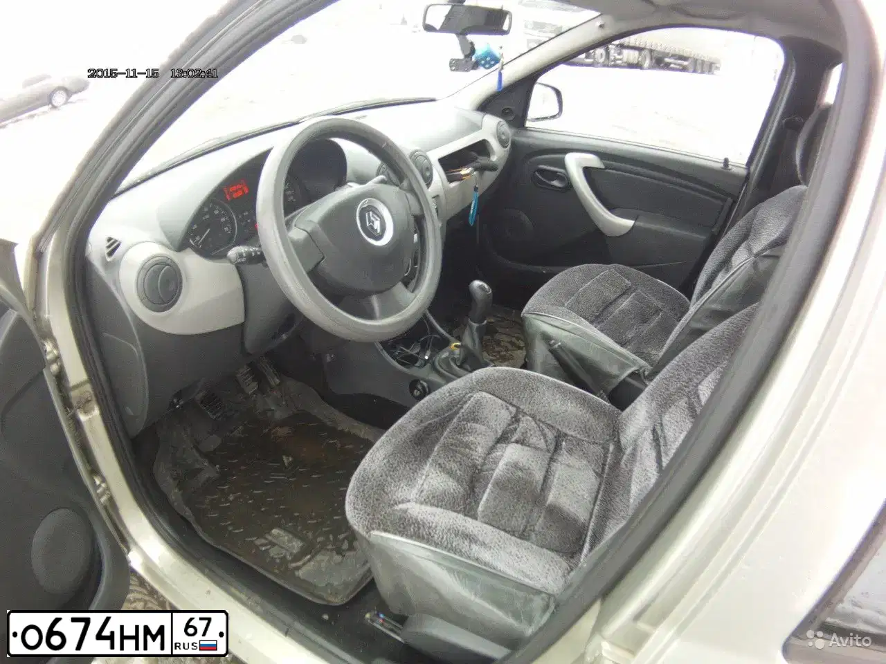 Фото автомобиля RENAULT LOGAN, 2010 — госномер О674НМ67. Цвет: БЕЖЕВЫЙ