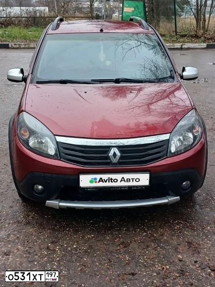 Фото автомобиля RENAULT SANDERO, 2012 — госномер О531ХТ197. Цвет: КРАСНЫЙ