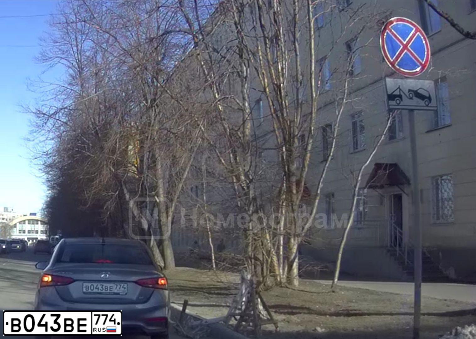 Фото автомобиля HYUNDAI SOLARIS, 2017 — госномер Х853ЕР178. Цвет: Серый