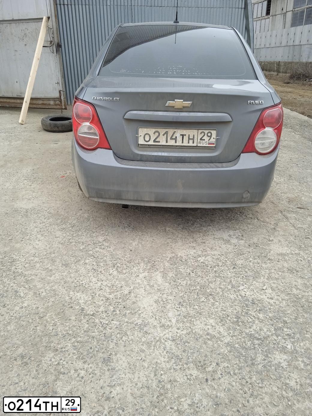 Фото автомобиля CHEVROLET AVEO, 2013 — госномер О214ТН29. Цвет: СЕРЫЙ МЕТАЛЛИК