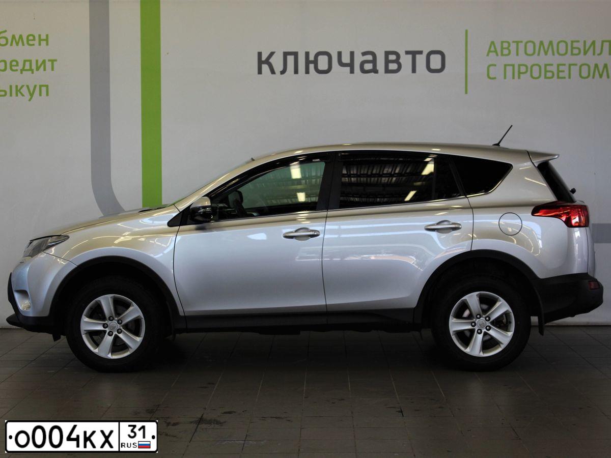 Фото автомобиля HYUNDAI I30, 2012 — госномер О004КХ31. Цвет: Коричневый