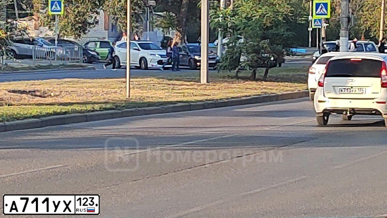 Фото автомобиля MAZDA 6, 2006 — госномер О155КТ123. Цвет: СЕРЫЙ