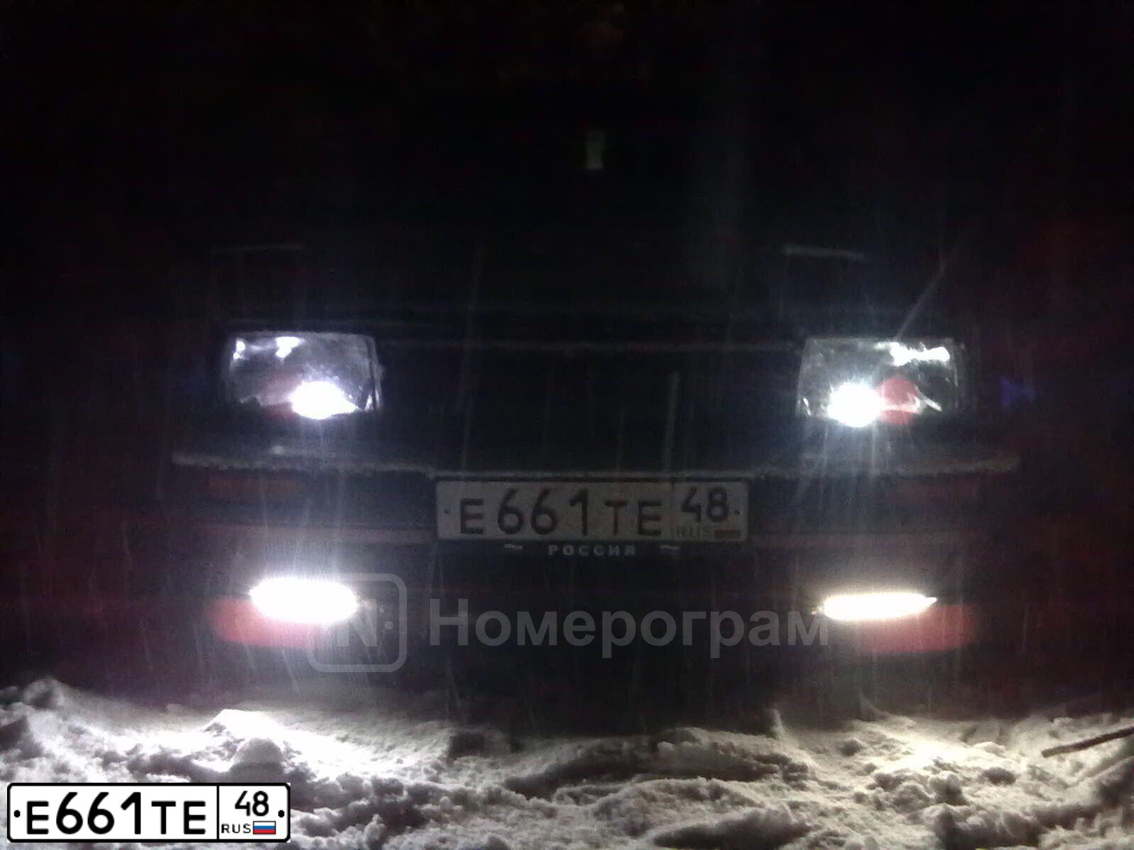 Фото автомобиля VOLKSWAGEN JETTA, 1991 — госномер Н357УЕ48. Цвет: ВИШНЕВЫЙ