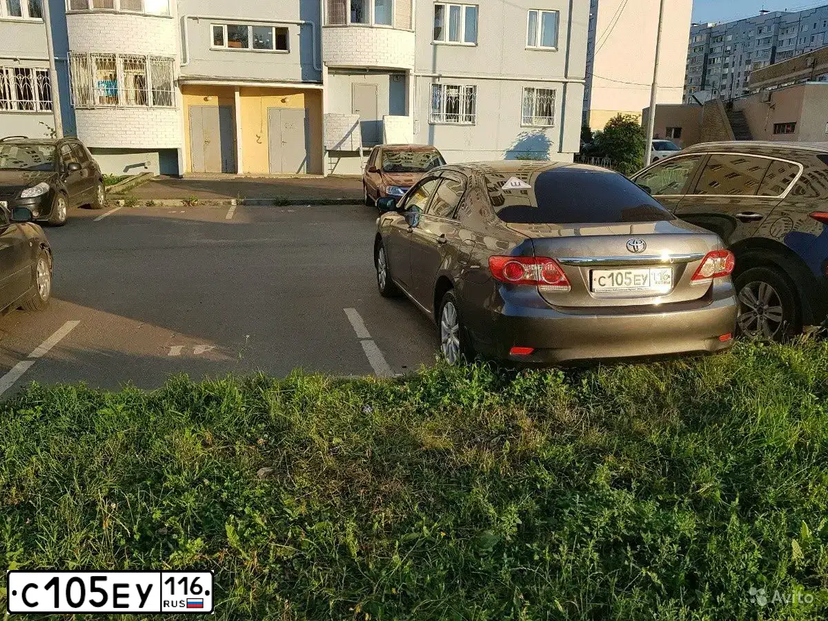 Фото автомобиля TOYOTA COROLLA, 2012 — госномер С105ЕУ116. Цвет: Серый
