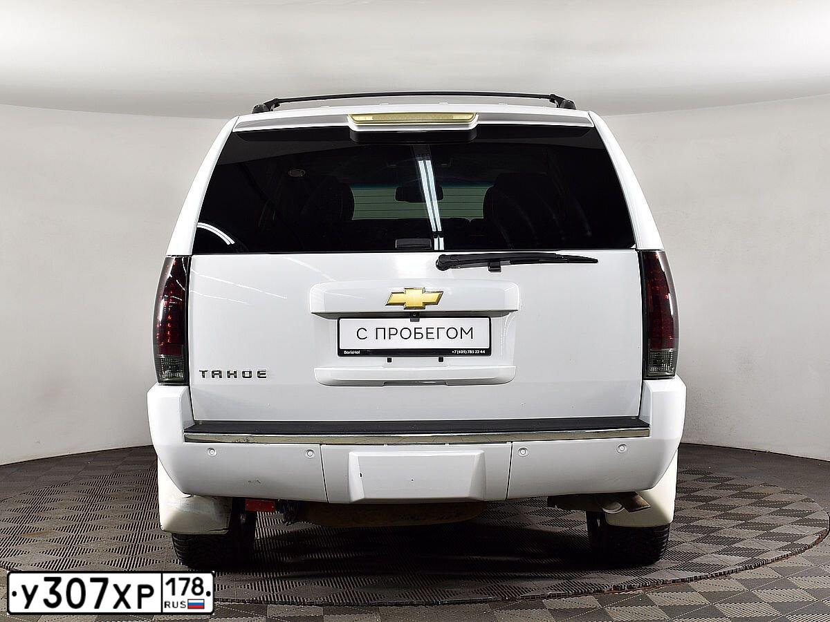 Фото автомобиля CHEVROLET TAHOE, 2013 — госномер М683СВ702. Цвет: Белый