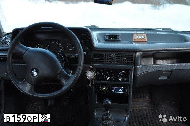 Фото автомобиля RENAULT LOGAN, 2011 — госномер В195ОР35. Цвет: СИНИЙ