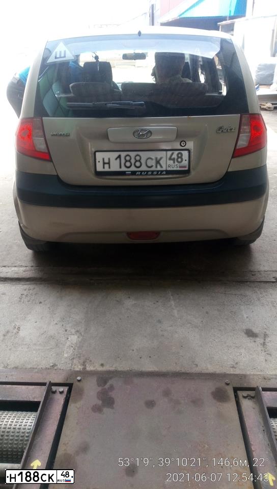 Фото автомобиля HYUNDAI GETZ, 2010 — госномер Н188СК48. Цвет: БЕЖЕВЫЙ