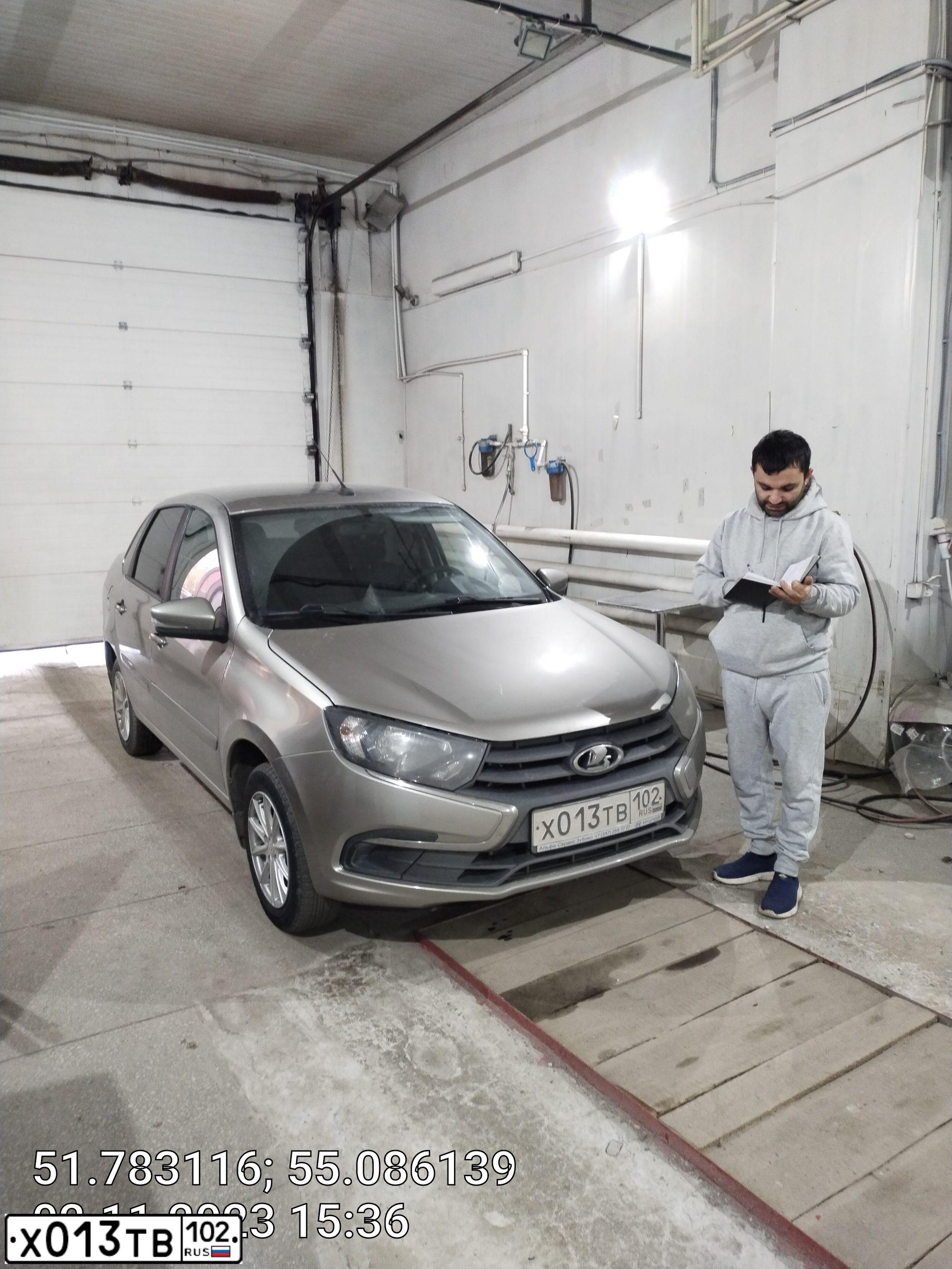 Фото автомобиля LADA 2190 GRANTA, 2019 — госномер Е739МО156. Цвет: СЕРЕБРИСТО СЕРЫЙ