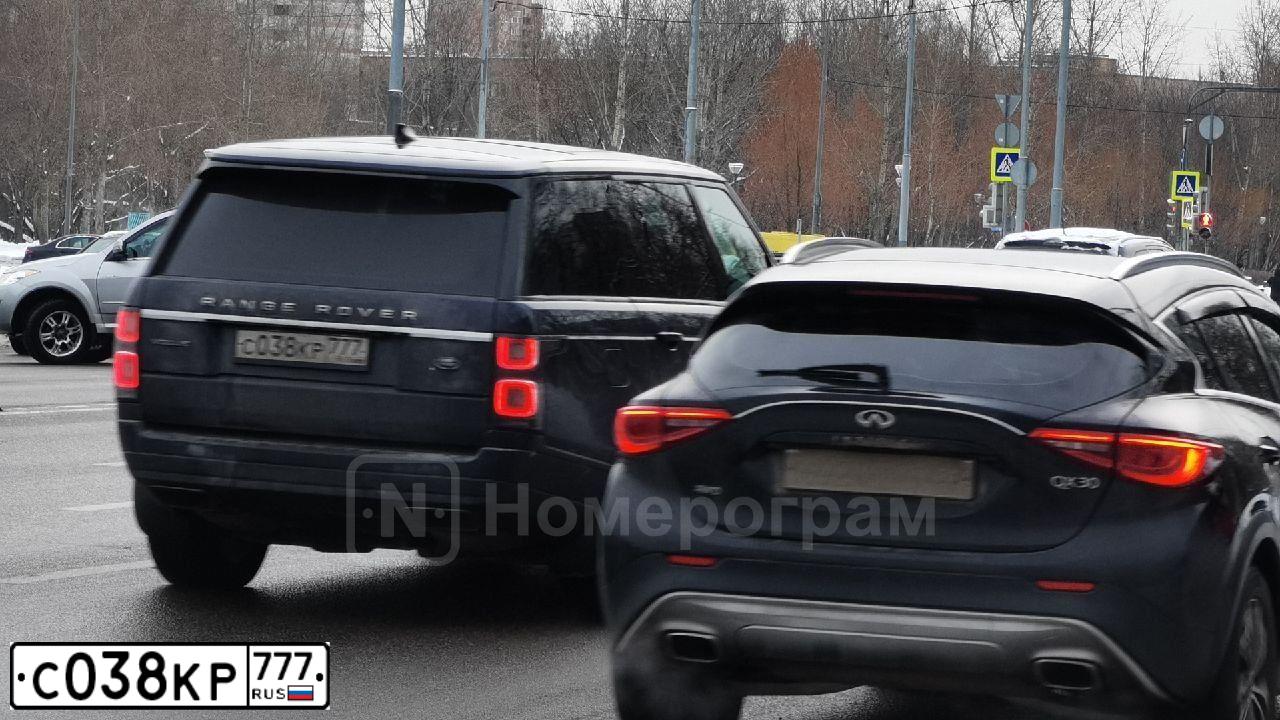 Фото автомобиля RENAULT FLUENCE, 2014 — госномер М511РК21. Цвет: синий
